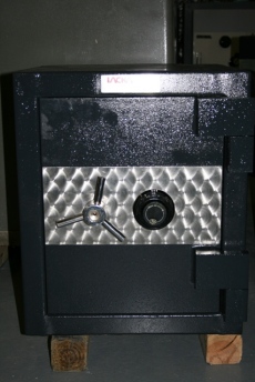 Used Small Quantum TL15 High Security Safe